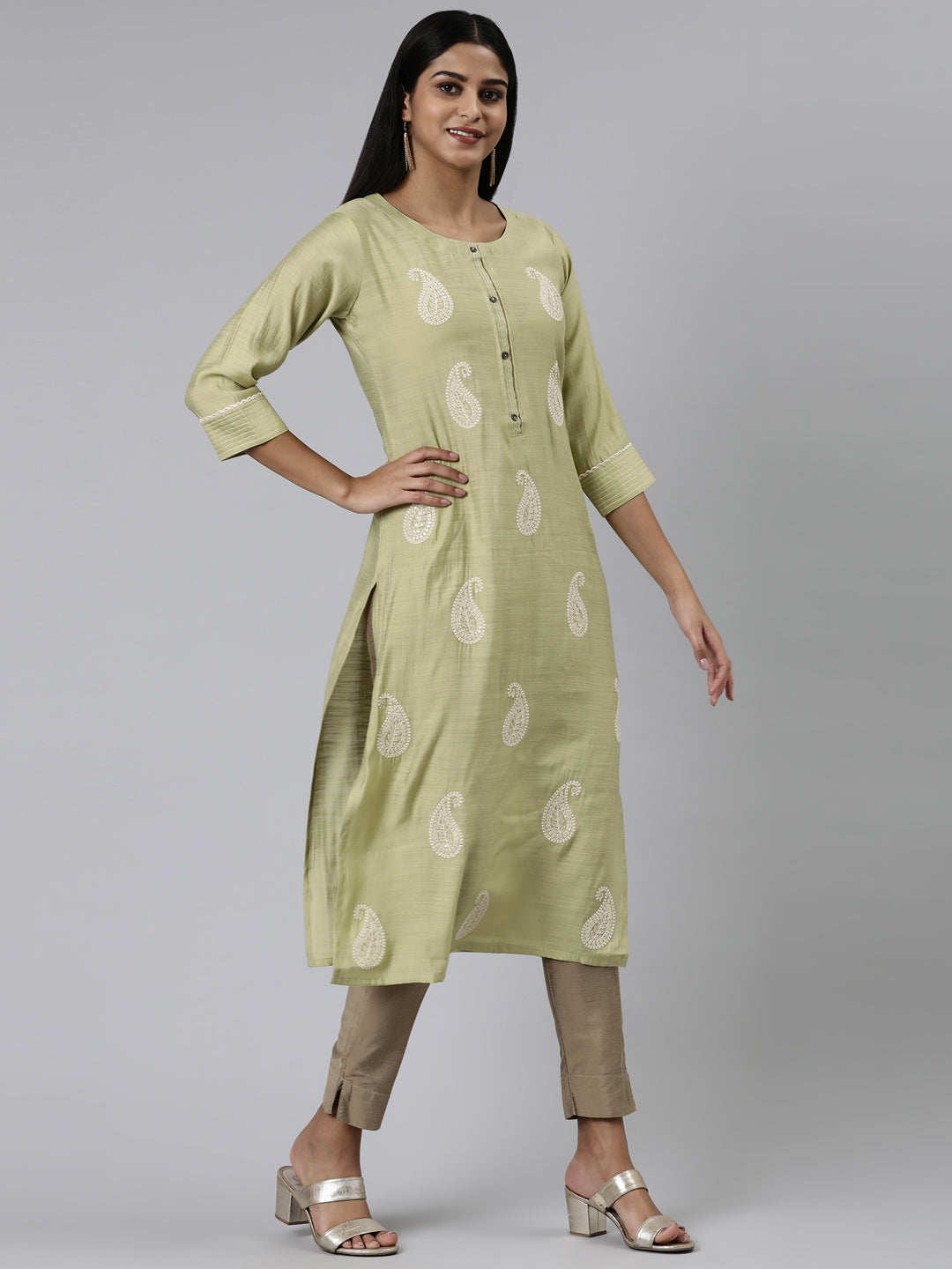 Neerus Green Straight Embroidered Cotton Kurtas