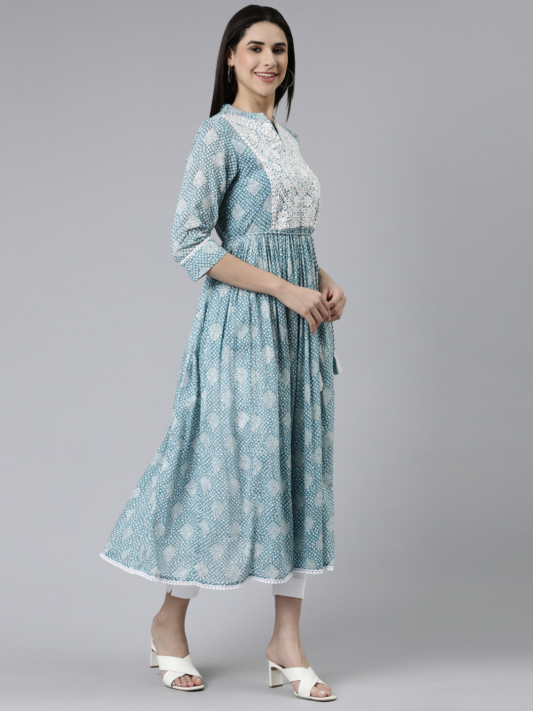 Neerus Green Straight Printed Cotton Kurtas