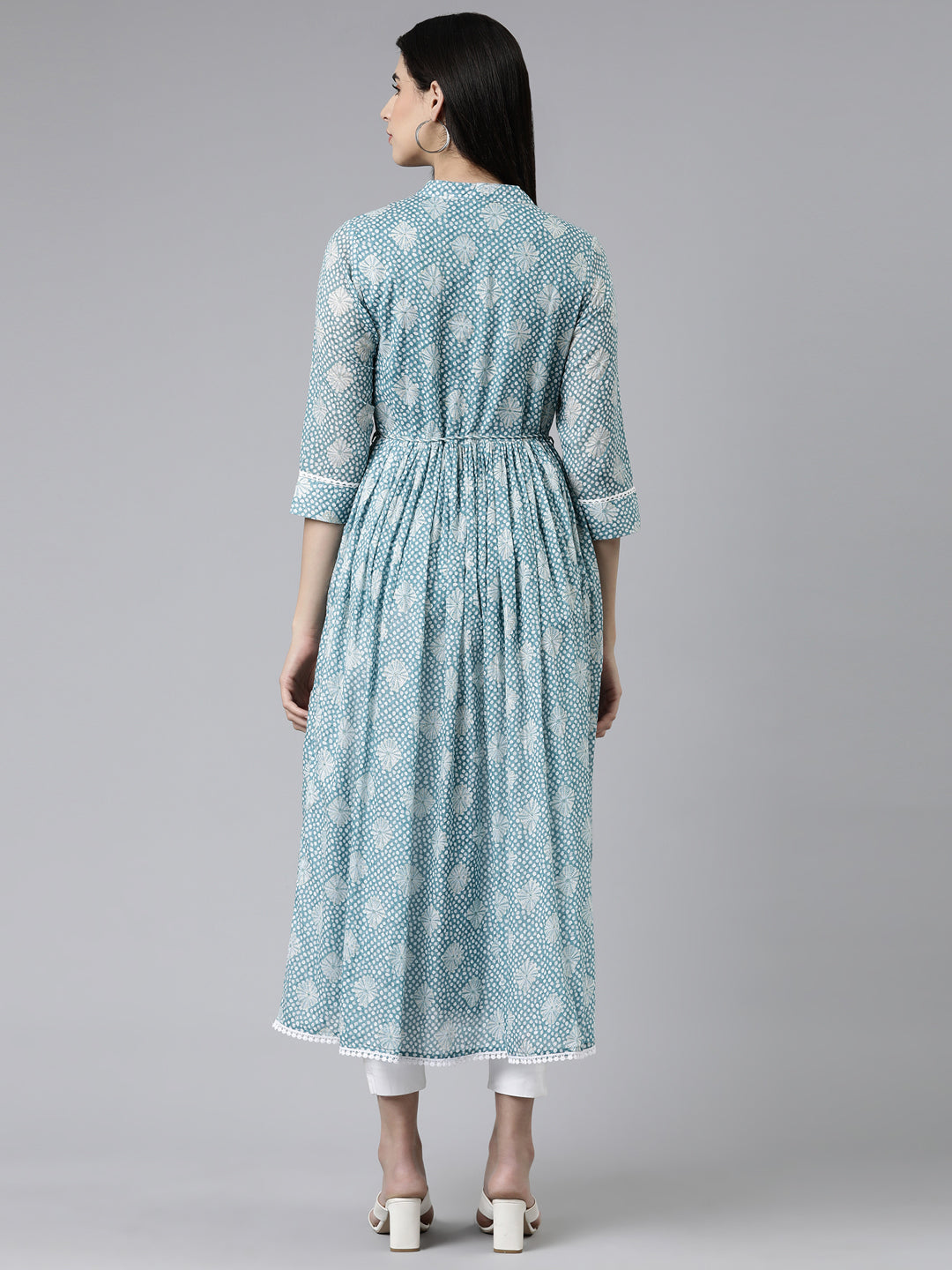 Neerus Green Straight Printed Cotton Kurtas