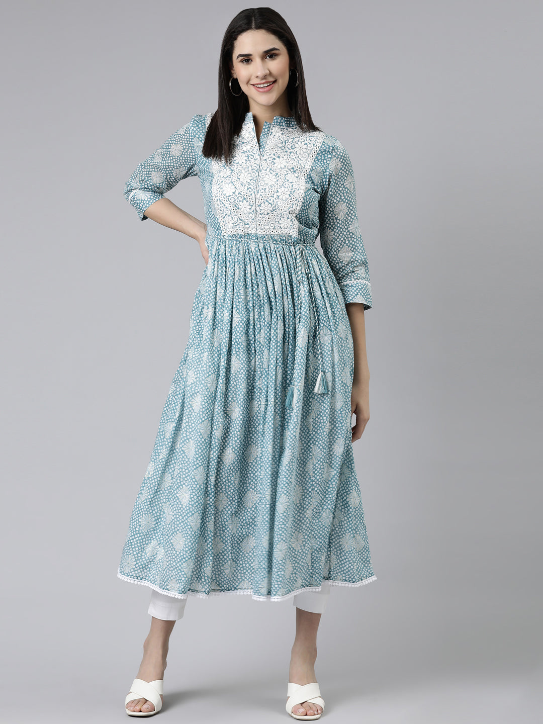 Neerus Green Straight Printed Cotton Kurtas