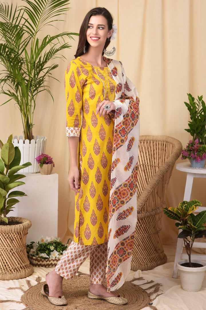 Neerus Yellow cotton kurta set with dupatta - detail view 1